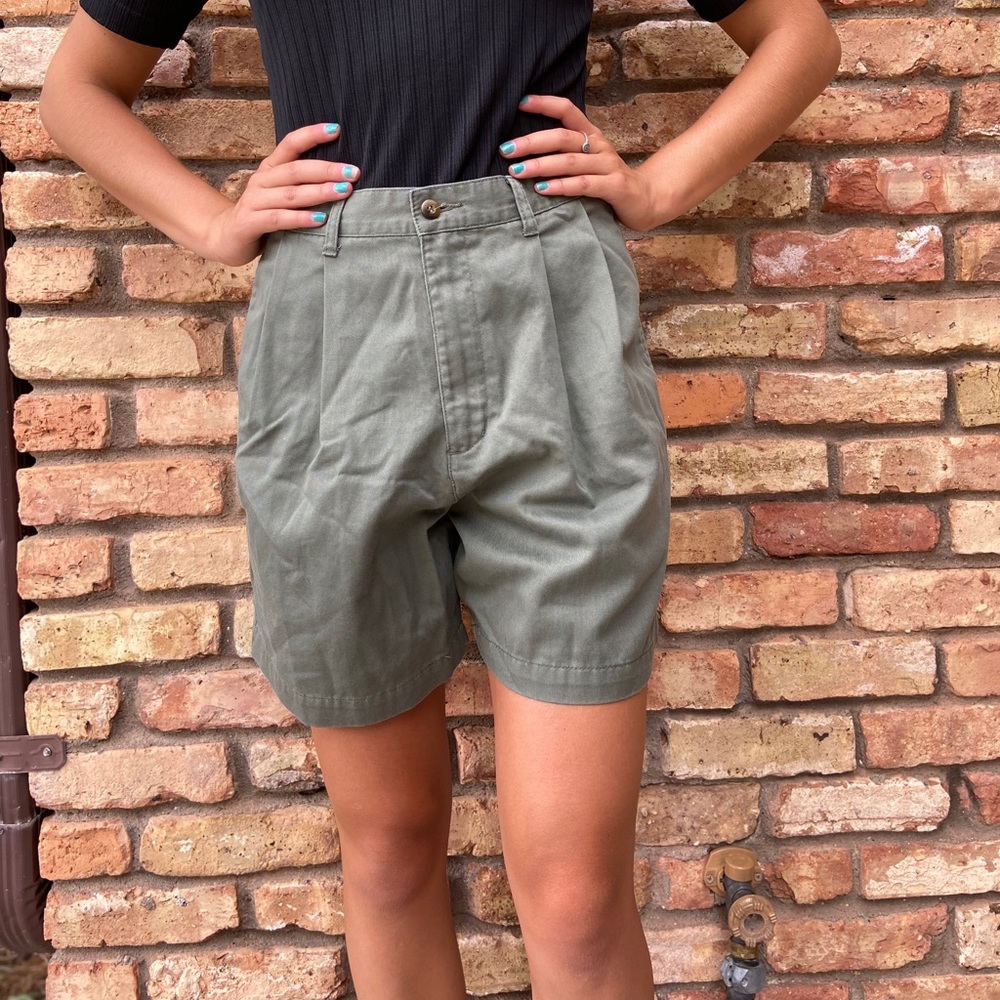 Vintage Docker’s pleated shorts - Picture 5 of 7